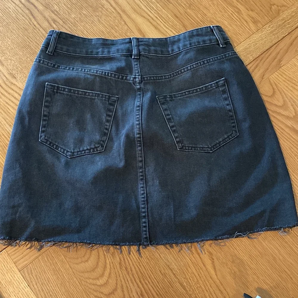 Black denim, UK bought, distressed style Topshop skirt. Great condition. - Picture 3 of 3